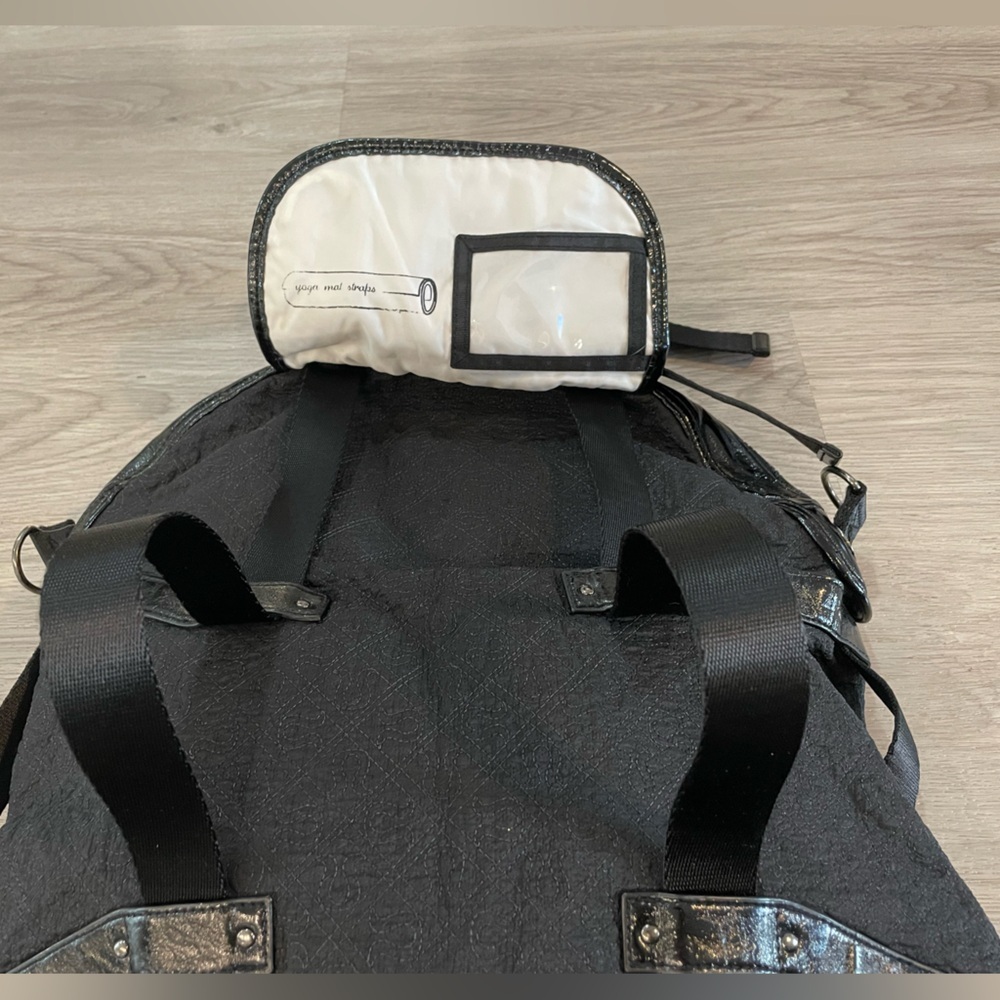 LULULEMON Black Circuit Gym Yoga Bag with Straps for Yoga Mat. - Picture 6 of 10